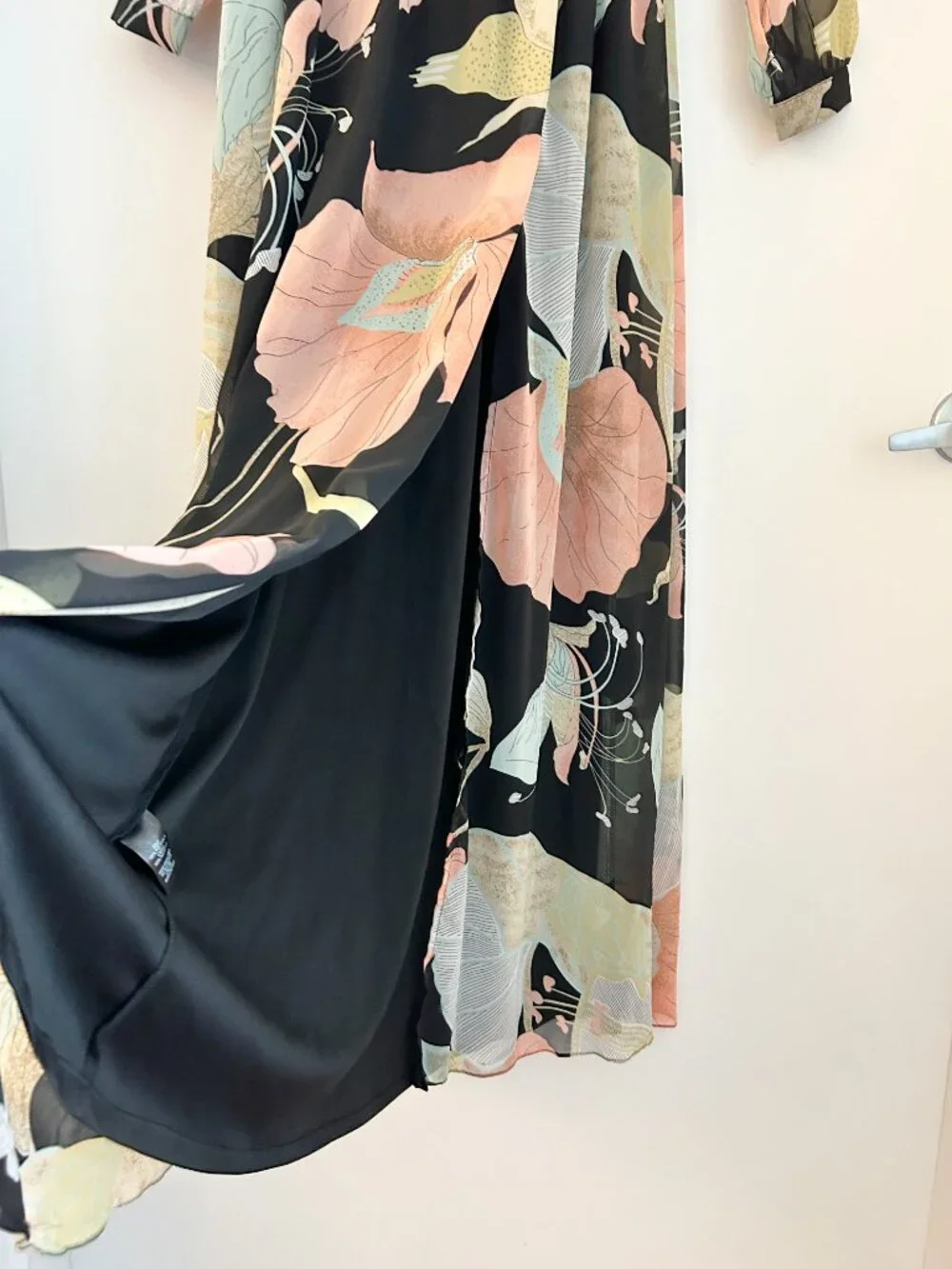 Lulus Wondrous Water Lilies Black Floral Print Maxi Dress Size XS